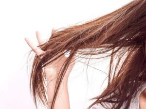 Sposoby na rozczesywanie długich włosów