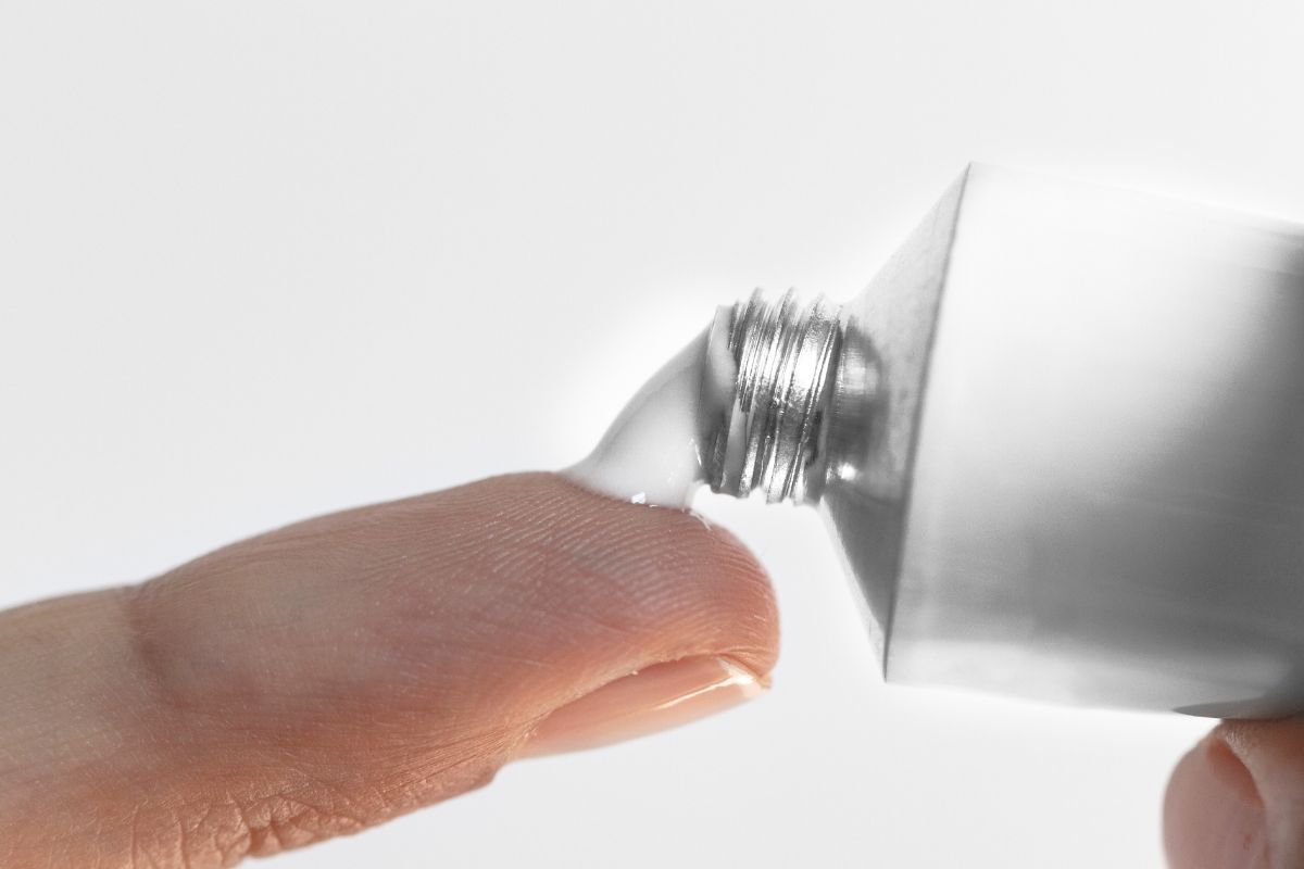 Konsystencja maści na blizny jest tłusta