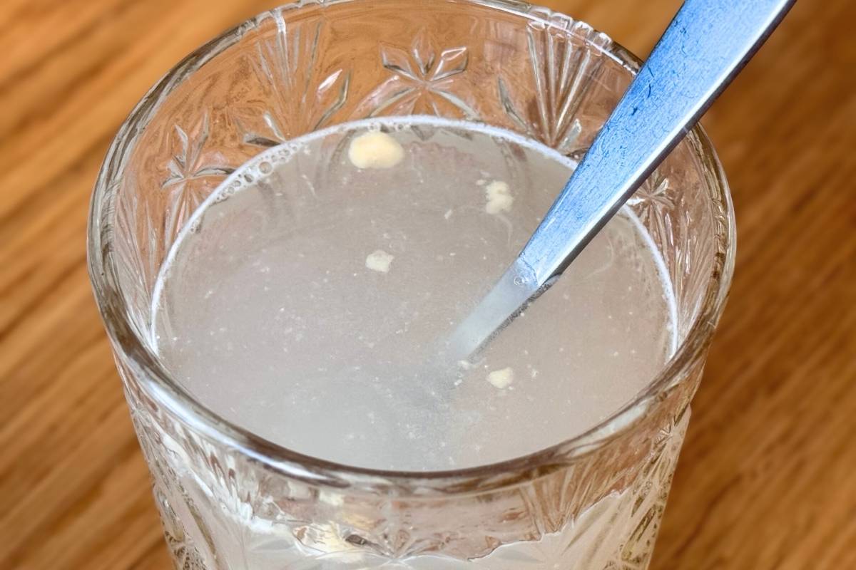 Kolagen Hush&Hush po rozpuszczeniu w wodzie